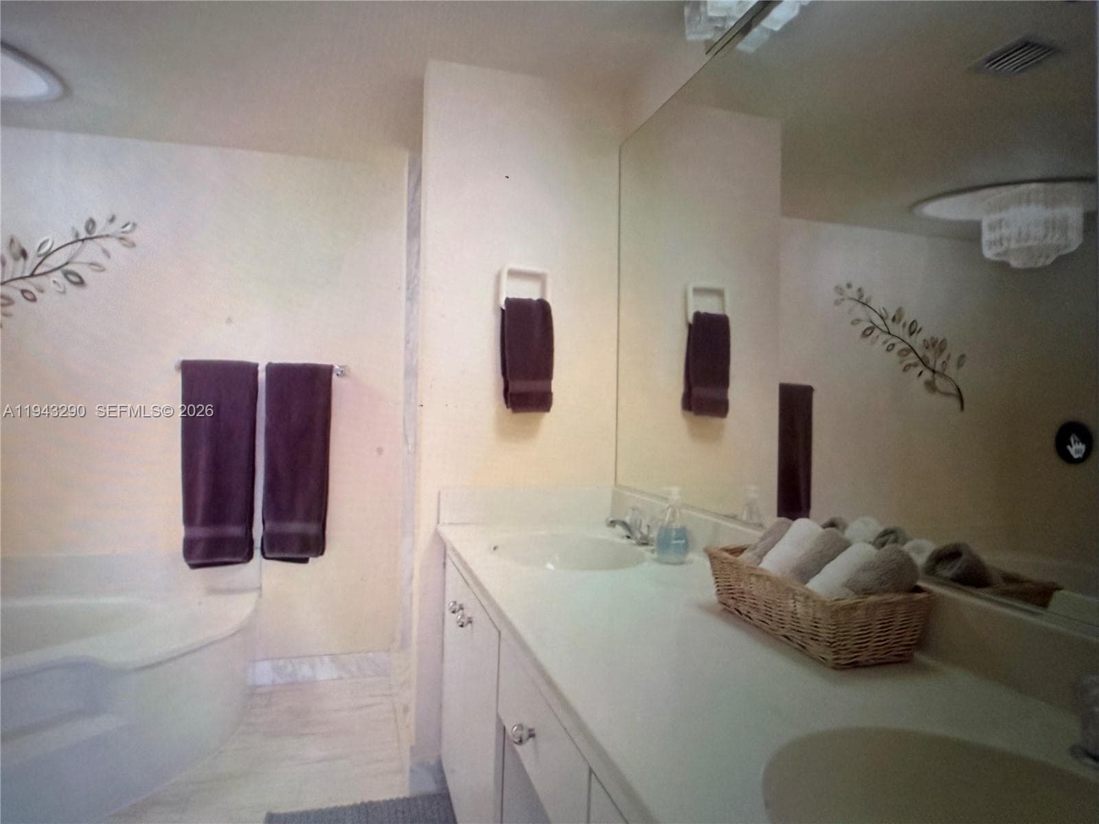 2000 Towerside Ter # 1005, Miami FL 33138 — 19