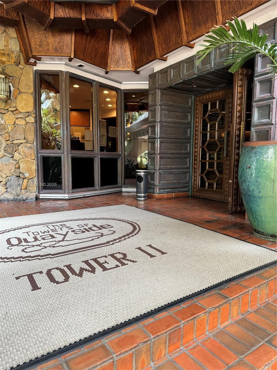 2000 Towerside Ter # 1005, Miami FL 33138 — 29