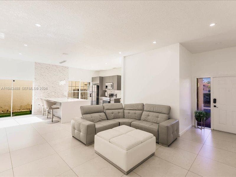 21475 SW 90th Pl, Cutler Bay FL 33189 — 13