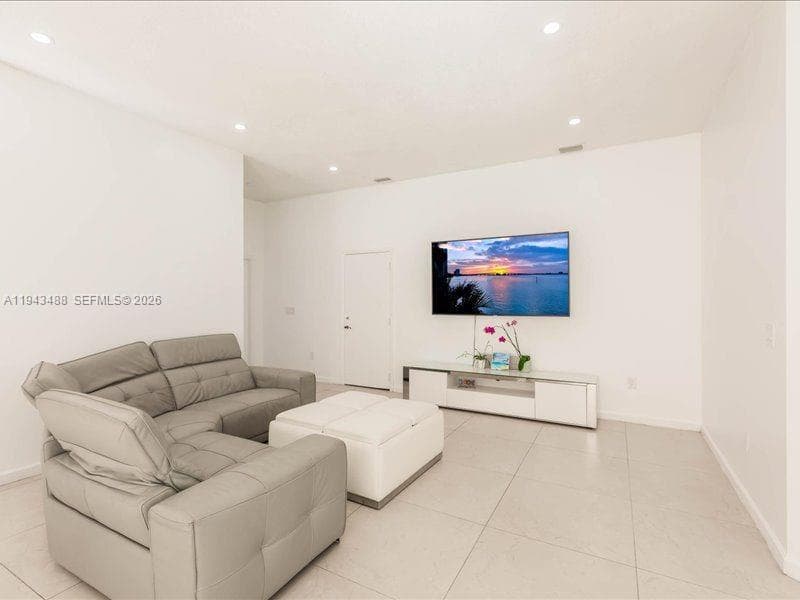 21475 SW 90th Pl, Cutler Bay FL 33189 — 12