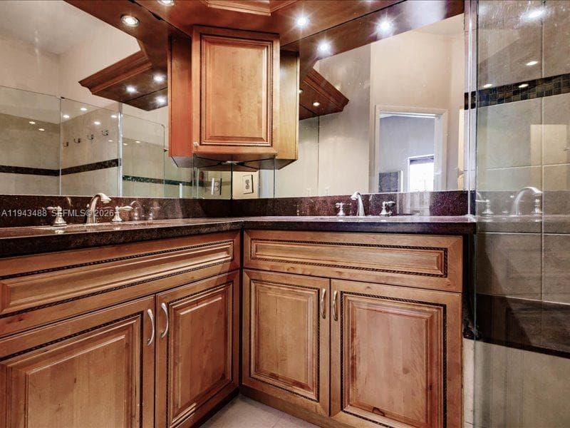 21475 SW 90th Pl, Cutler Bay FL 33189 — 21