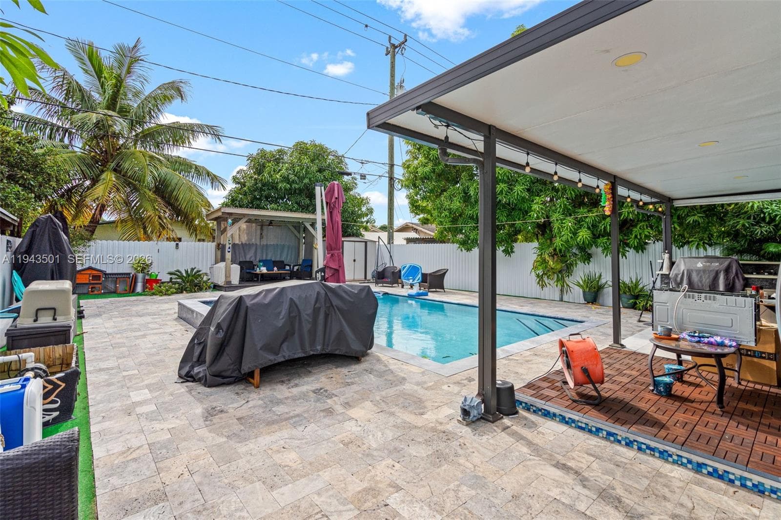 864 E 29th St, Hialeah FL 33013 — 6