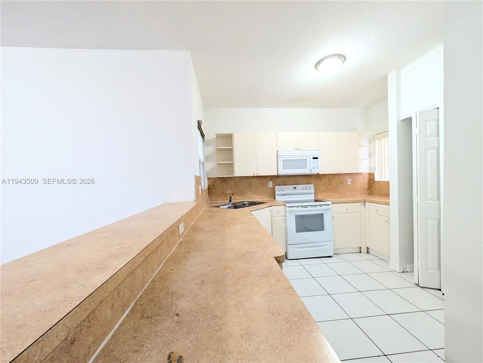 825 SW 6th Pl, Florida City FL 33034 — 9