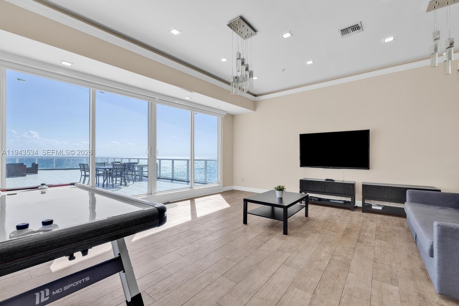 5445 Collins Ave # M12, Miami Beach FL 33140 — 27