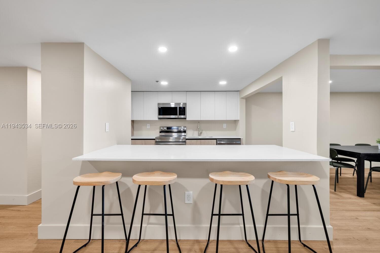 5445 Collins Ave # M12, Miami Beach FL 33140 — 5