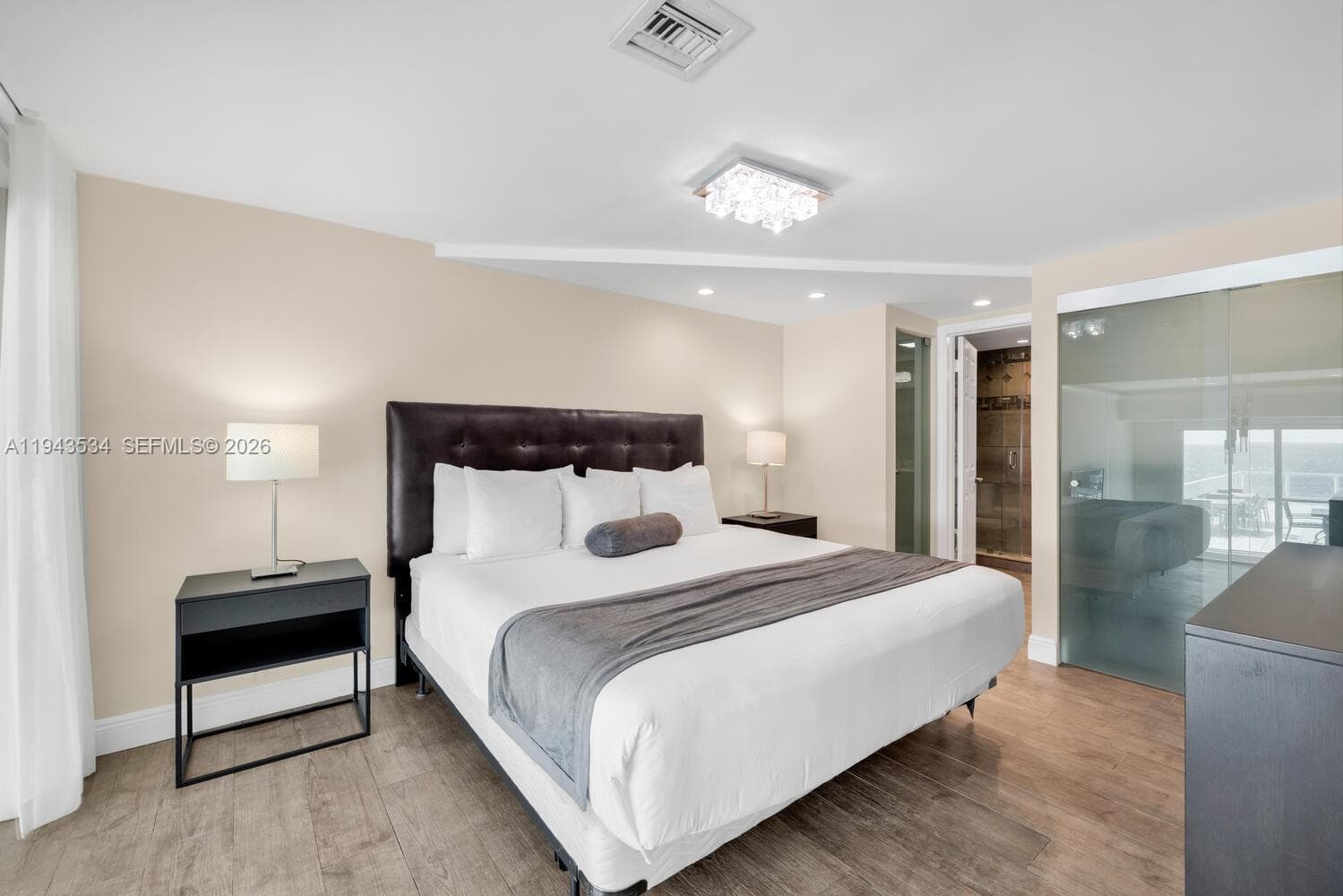 5445 Collins Ave # M12, Miami Beach FL 33140 — 34