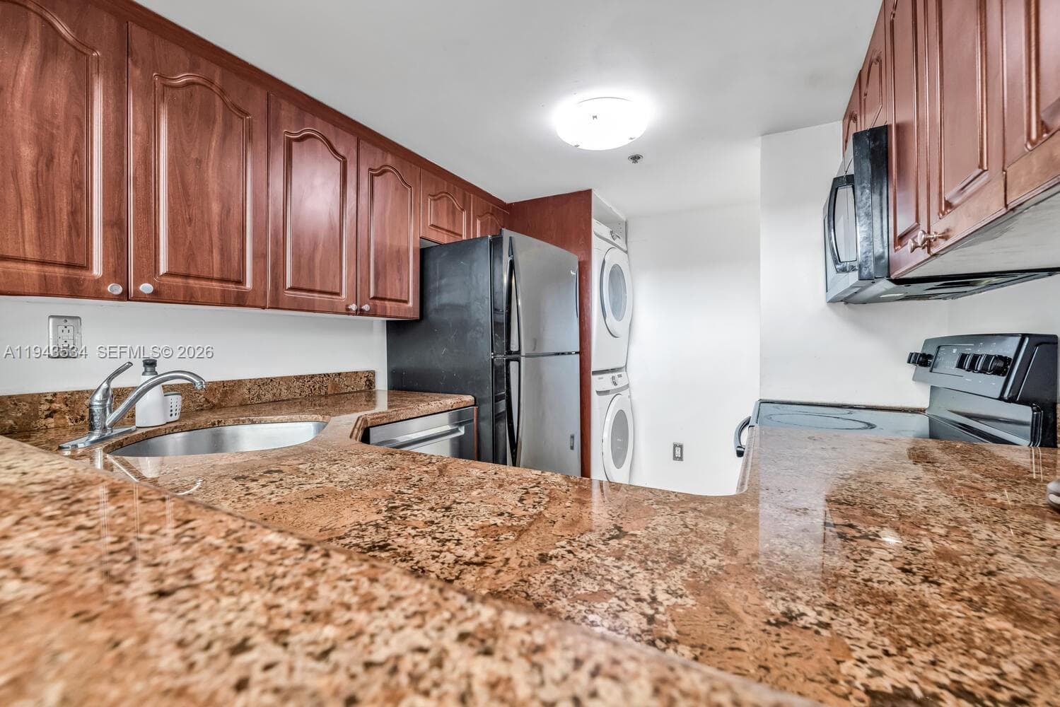 5445 Collins Ave # M12, Miami Beach FL 33140 — 45