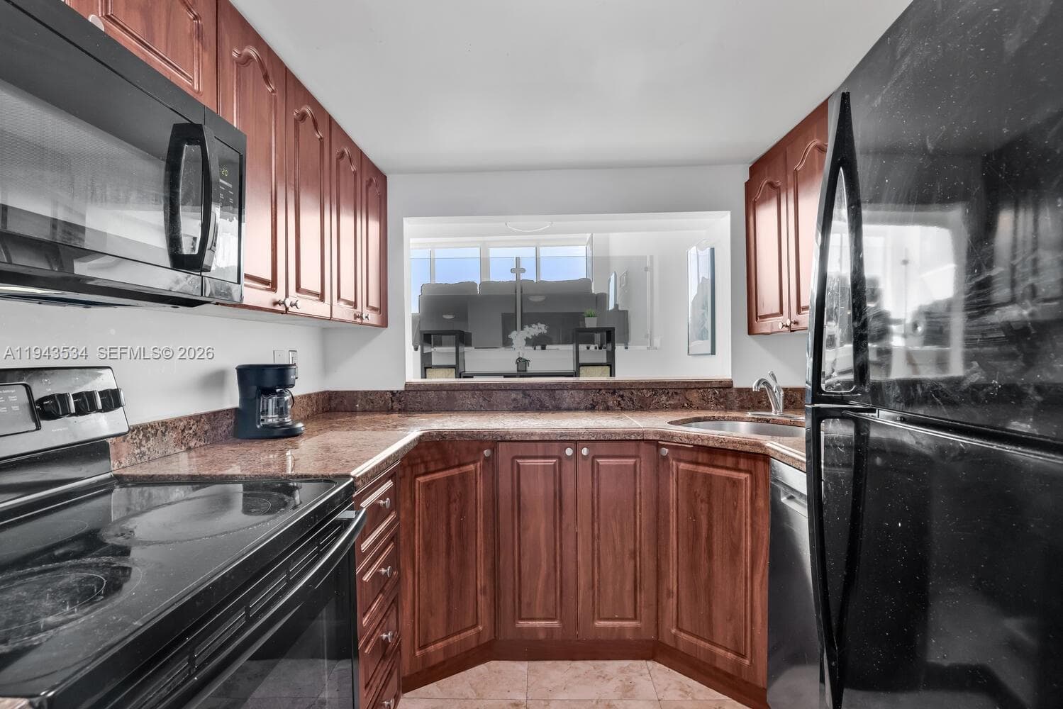 5445 Collins Ave # M12, Miami Beach FL 33140 — 44