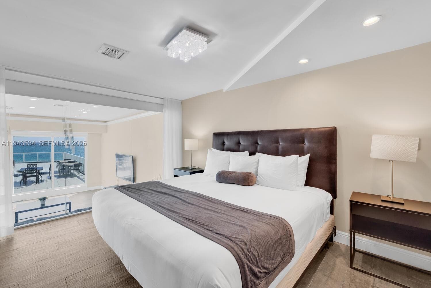 5445 Collins Ave # M12, Miami Beach FL 33140 — 35