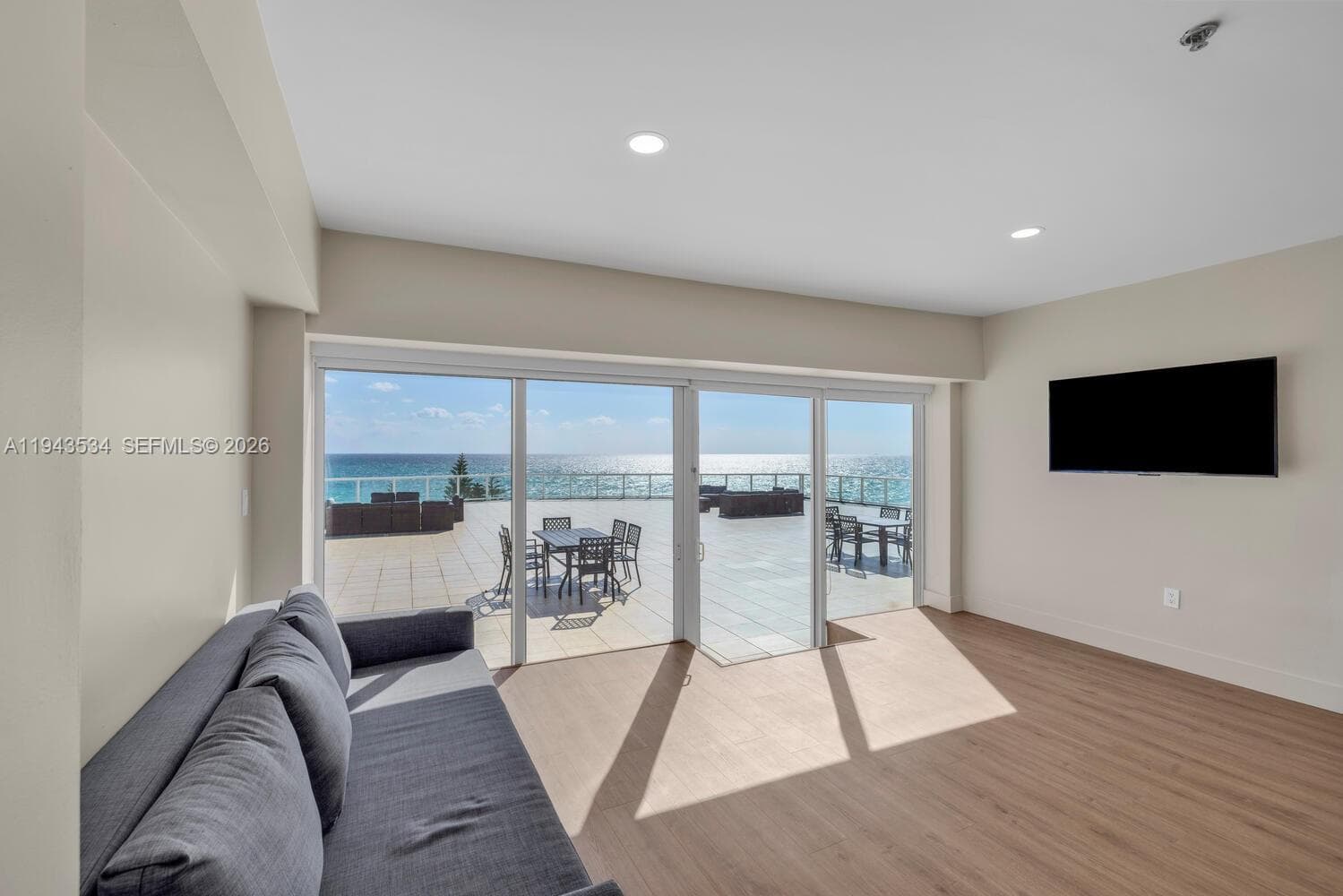 5445 Collins Ave # M12, Miami Beach FL 33140 — 29