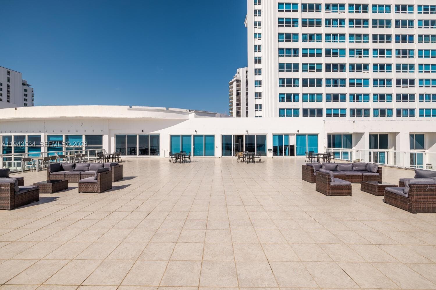 5445 Collins Ave # M12, Miami Beach FL 33140 — 4