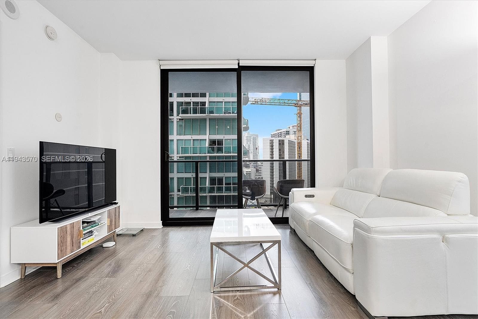 31 SE 6th St # 2008, Miami FL 33131 — 3
