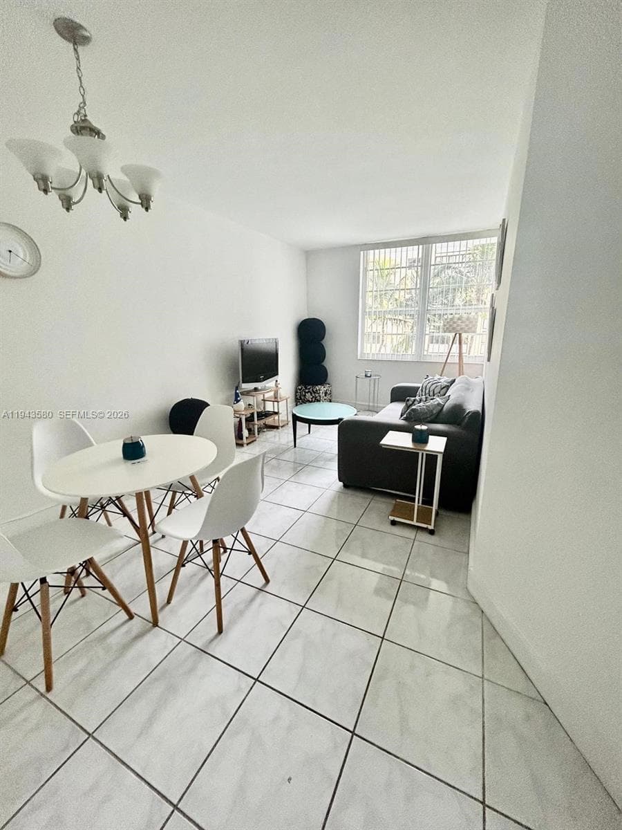 100 Lincoln Rd # 524, Miami Beach FL 33139 — 2