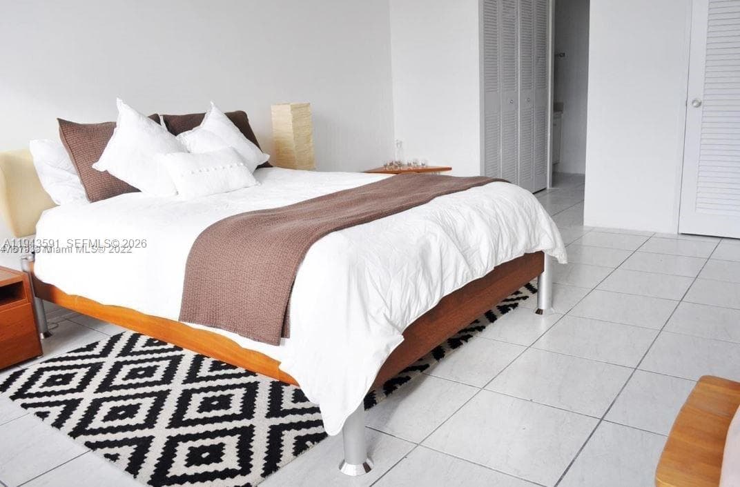 100 Lincoln Rd # 522, Miami Beach FL 33139 — 6
