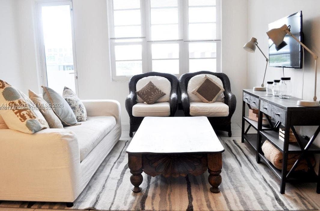 100 Lincoln Rd # 522, Miami Beach FL 33139 — 3