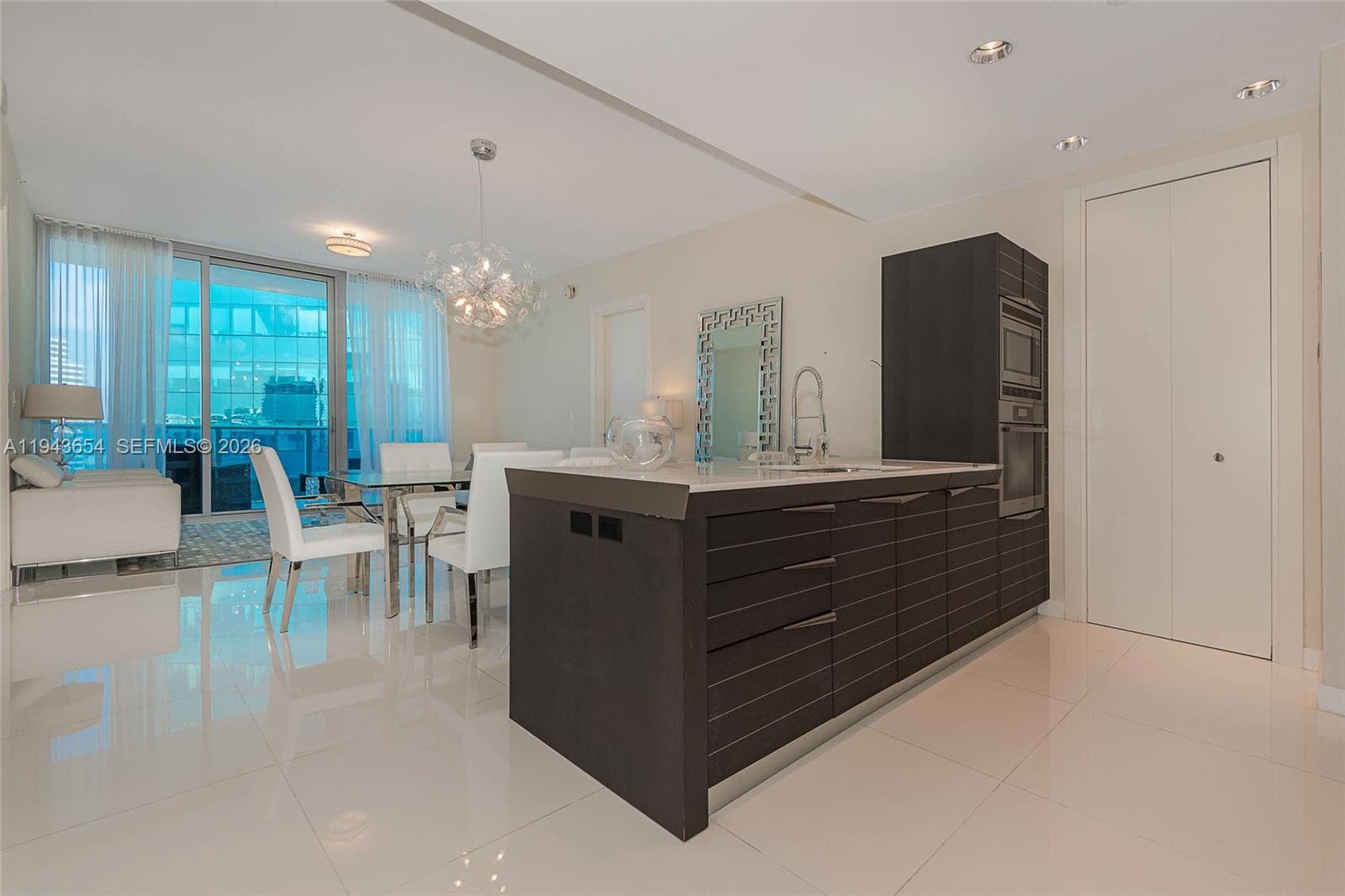 200 Biscayne Boulevard Way # 5109, Miami FL 33131 — 1