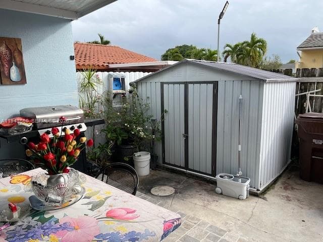 4211 W 10th Ln, Hialeah FL 33012 — 16