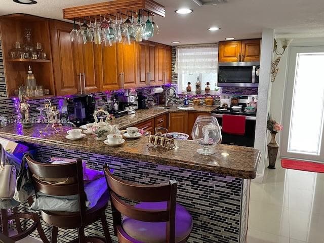 4211 W 10th Ln, Hialeah FL 33012 — 5