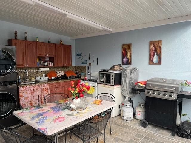 4211 W 10th Ln, Hialeah FL 33012 — 14