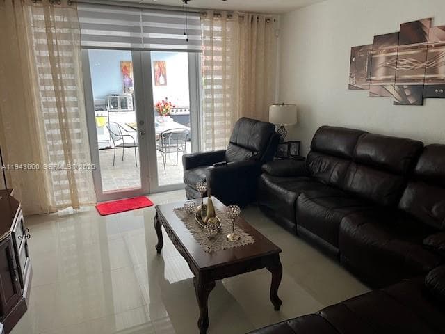 4211 W 10th Ln, Hialeah FL 33012 — 8