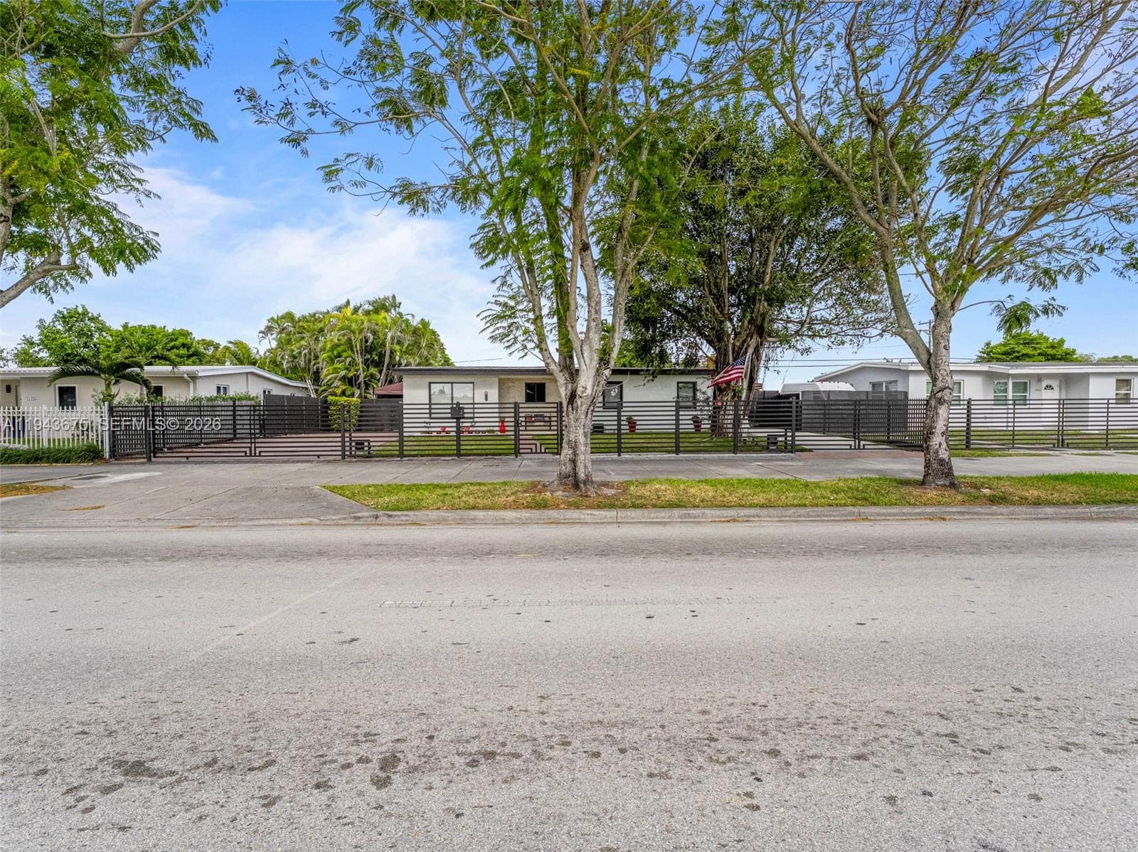 11415 SW 56th St, Miami FL 33165 — 1