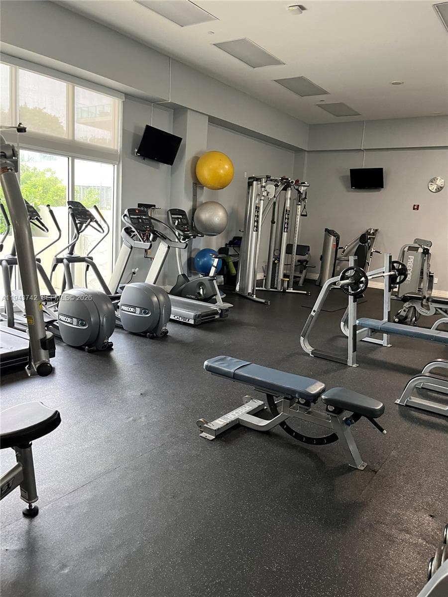 6917 Collins Ave # 426, Miami Beach FL 33141 — 12