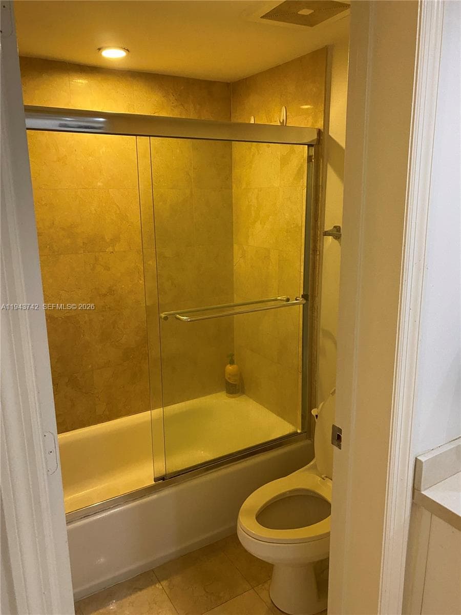 6917 Collins Ave # 426, Miami Beach FL 33141 — 7