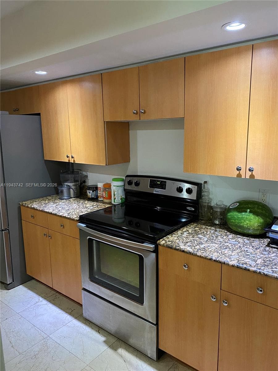 6917 Collins Ave # 426, Miami Beach FL 33141 — 3