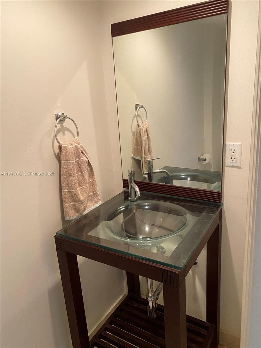 6917 Collins Ave # 426, Miami Beach FL 33141 — 4