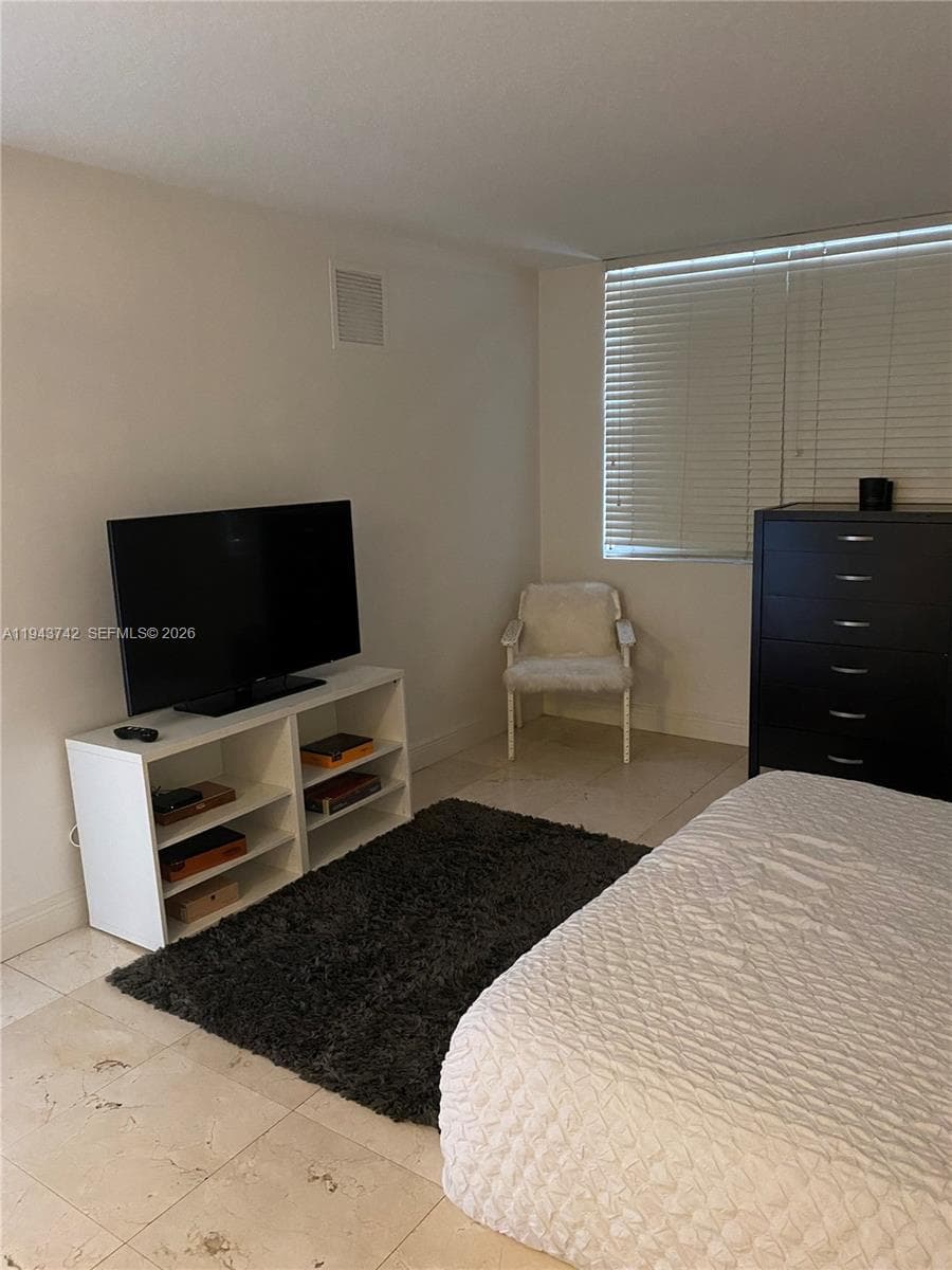 6917 Collins Ave # 426, Miami Beach FL 33141 — 8