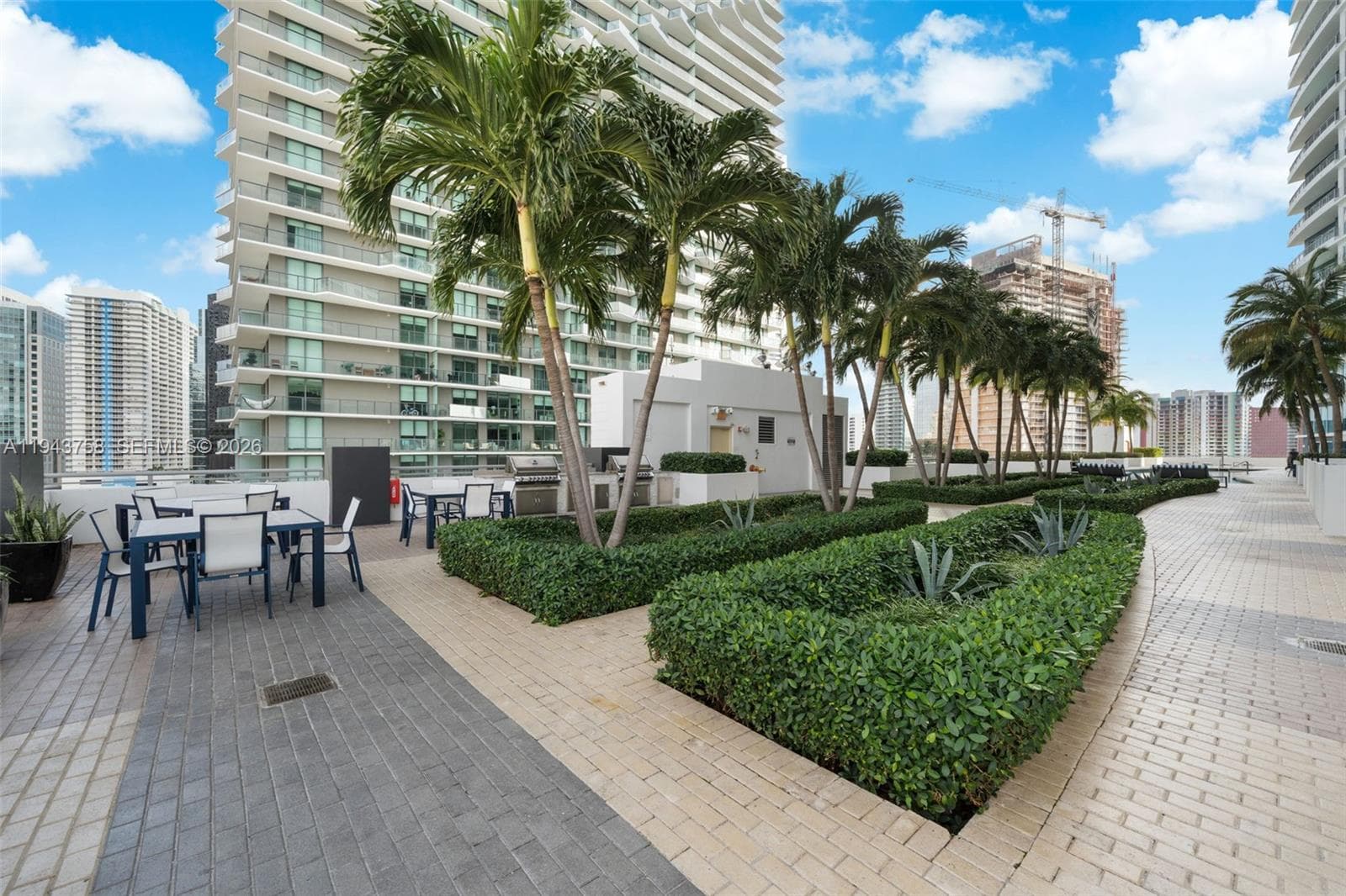 60 SW 13th St # 2812, Miami FL 33130 — 52