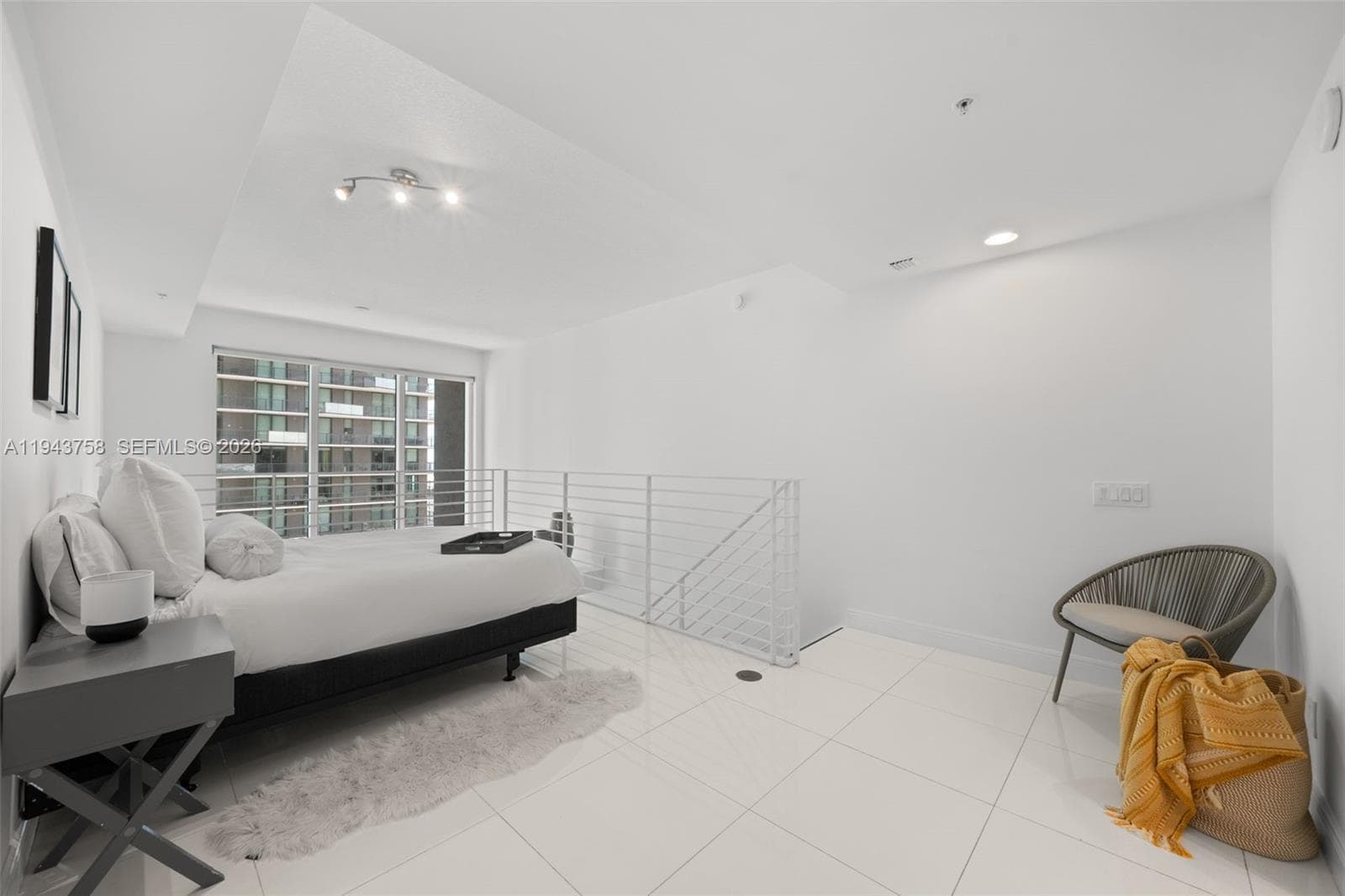 60 SW 13th St # 2812, Miami FL 33130 — 24