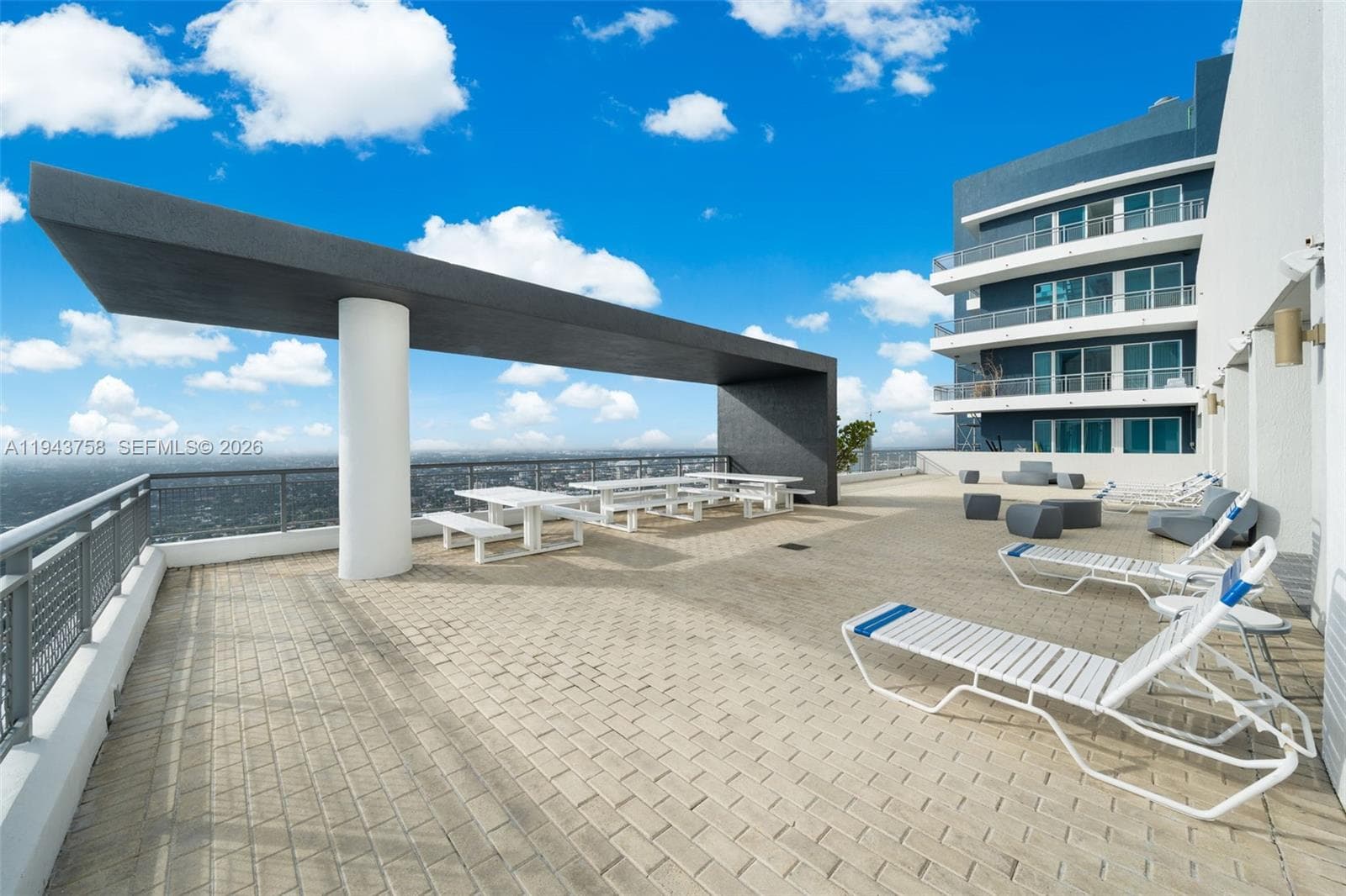 60 SW 13th St # 2812, Miami FL 33130 — 30