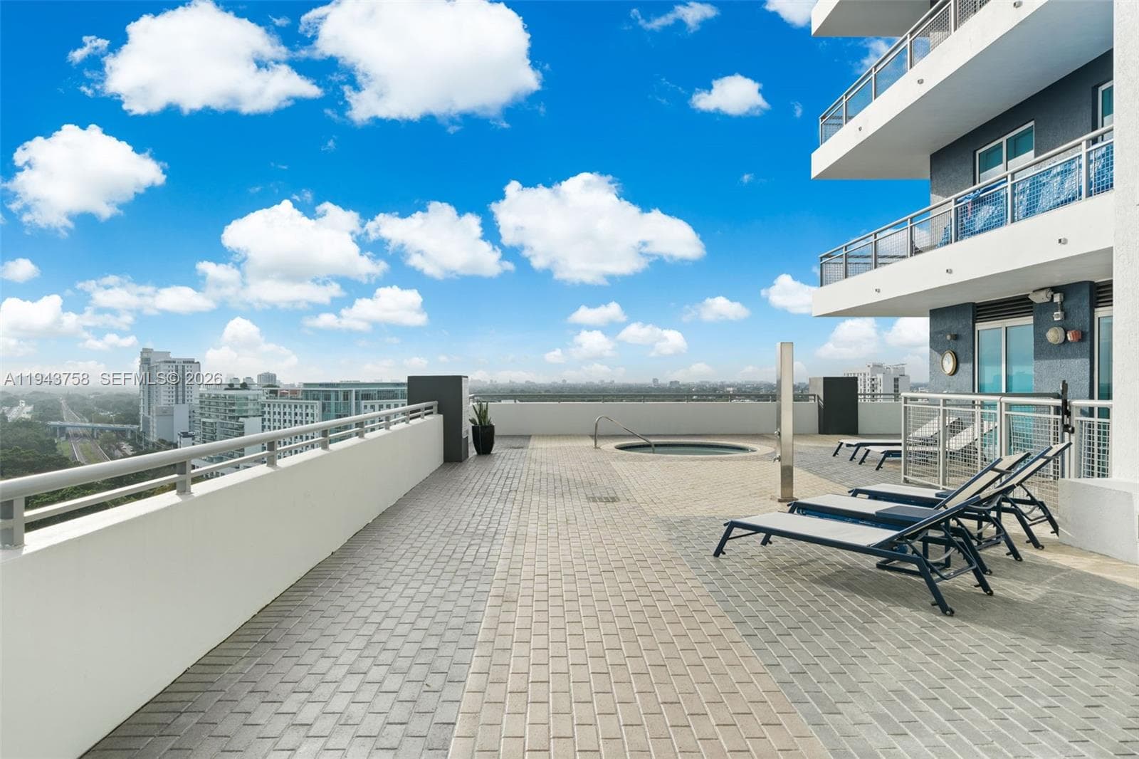 60 SW 13th St # 2812, Miami FL 33130 — 50