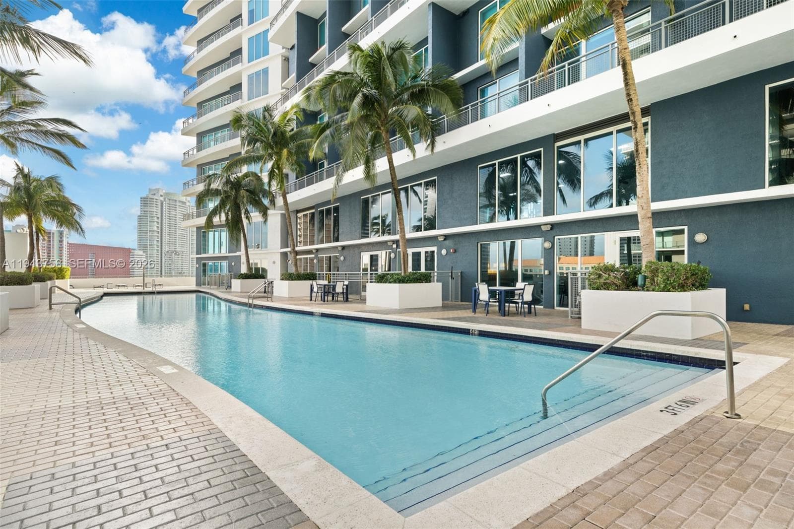 60 SW 13th St # 2812, Miami FL 33130 — 48