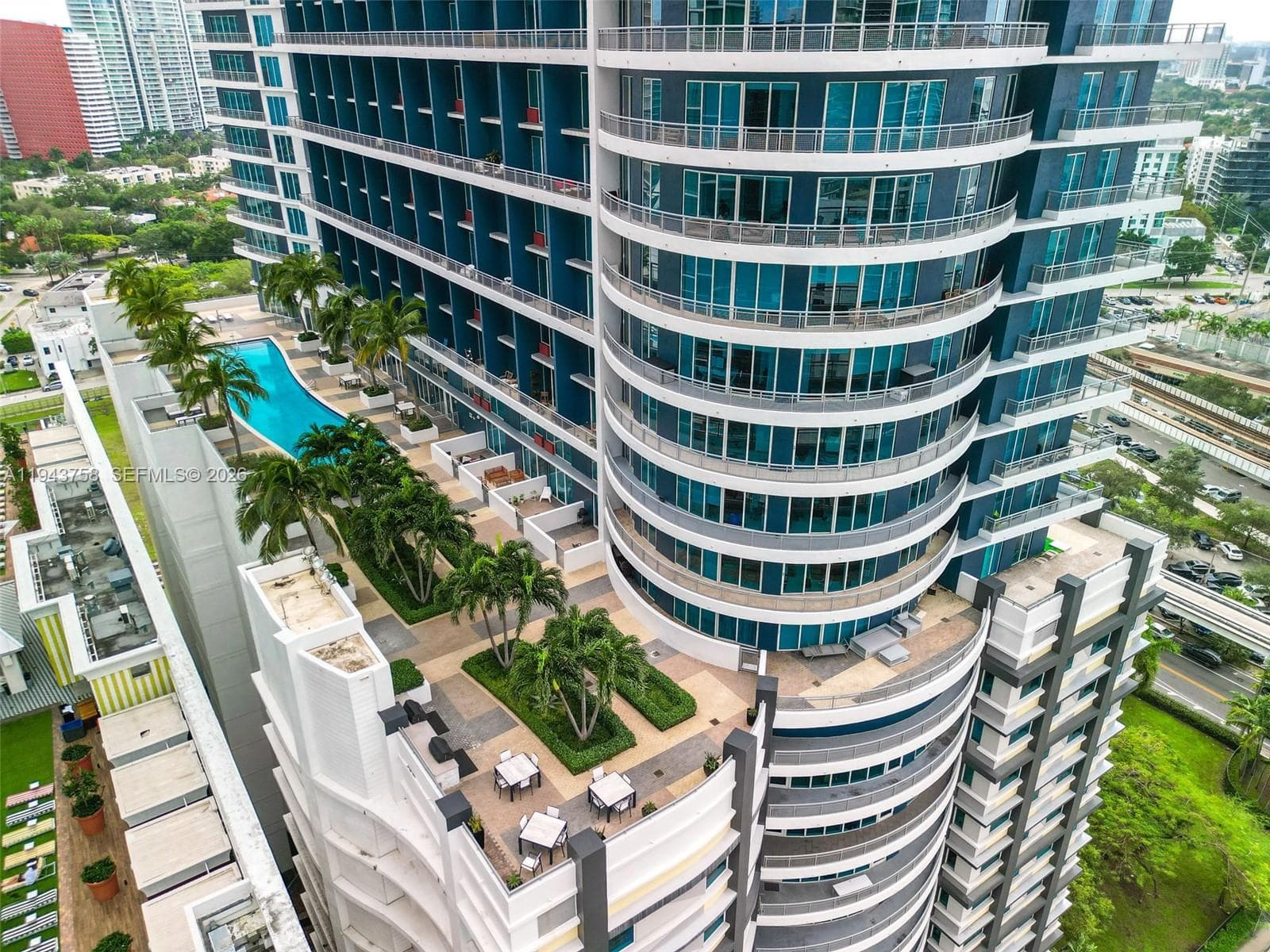 60 SW 13th St # 2812, Miami FL 33130 — 64