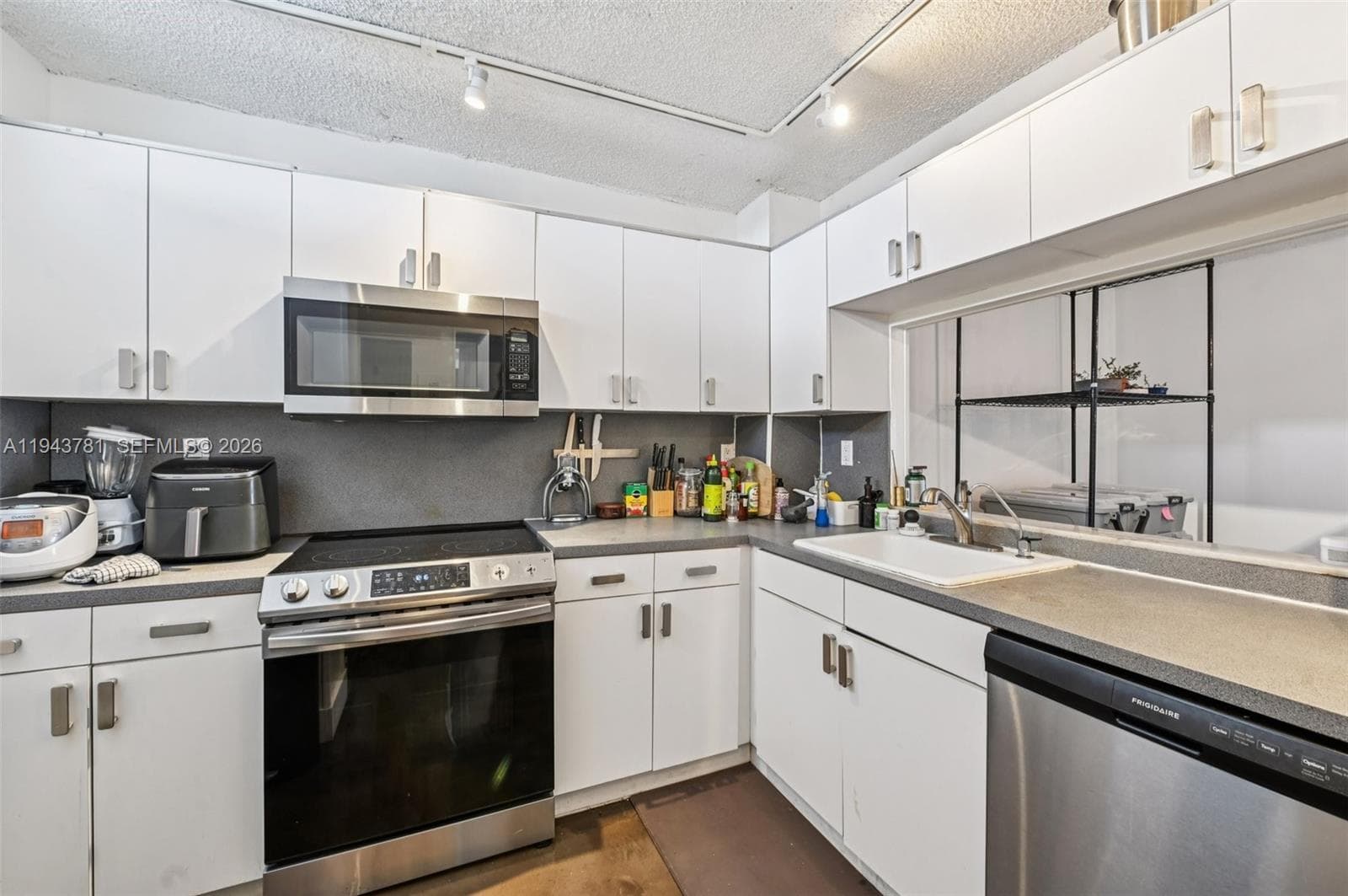 6450 Collins Ave # 703, Miami Beach FL 33141 — 6