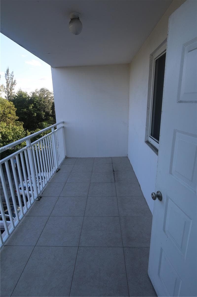 6940 NW Miami Gardens Dr # 430, Hialeah FL 33015 — 10