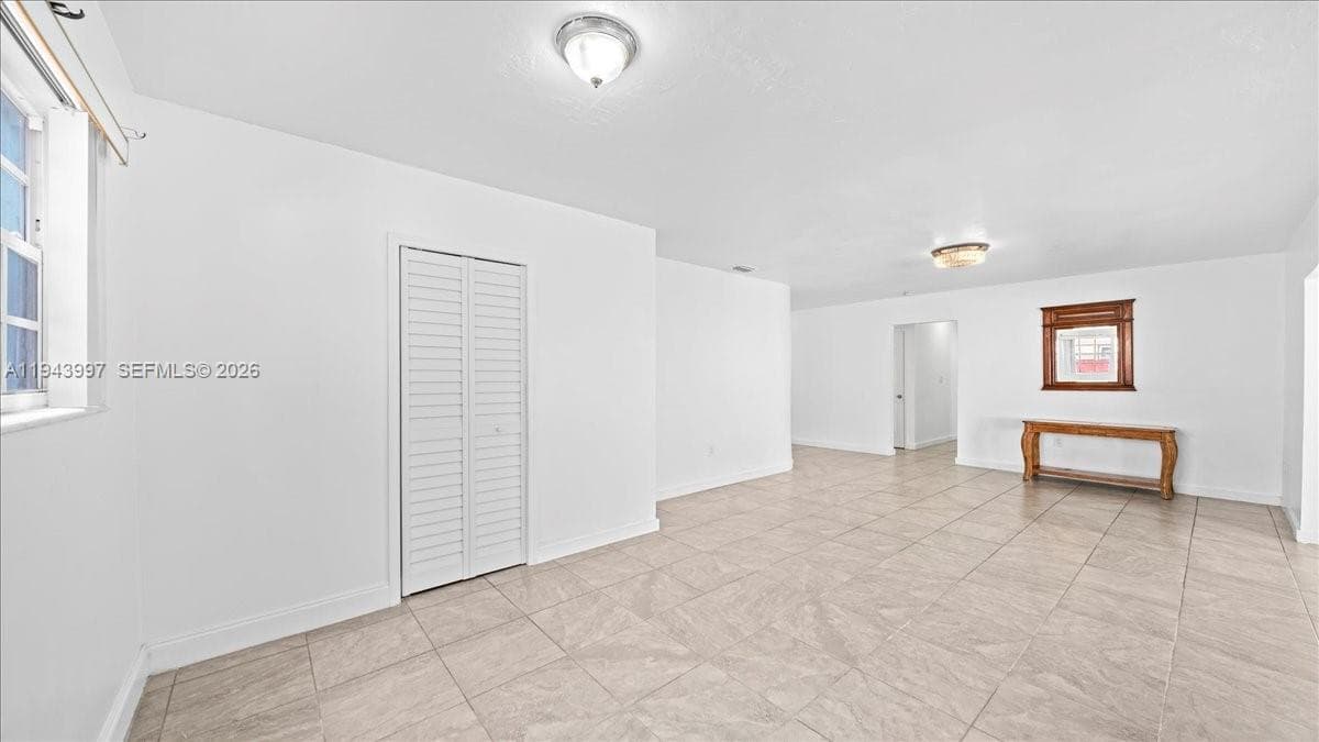 18502 NW 23rd Ct, Miami Gardens FL 33056 — 6