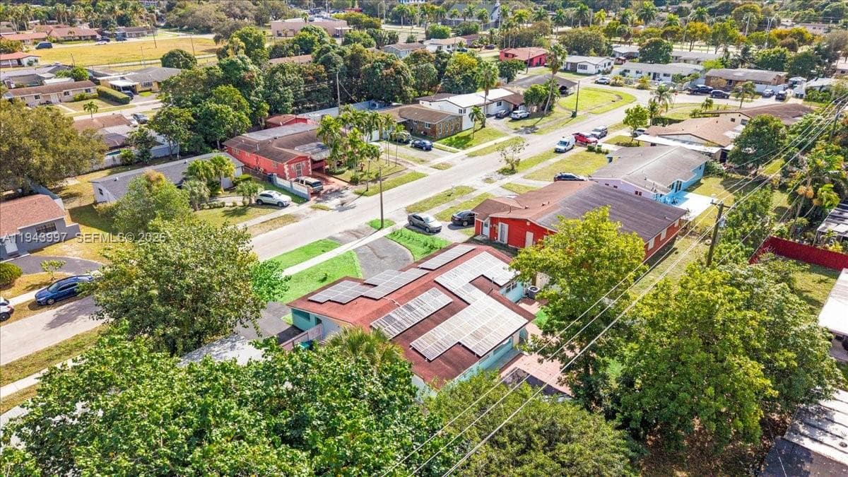 18502 NW 23rd Ct, Miami Gardens FL 33056 — 36