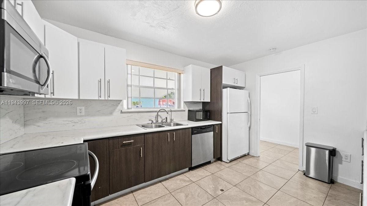 18502 NW 23rd Ct, Miami Gardens FL 33056 — 20