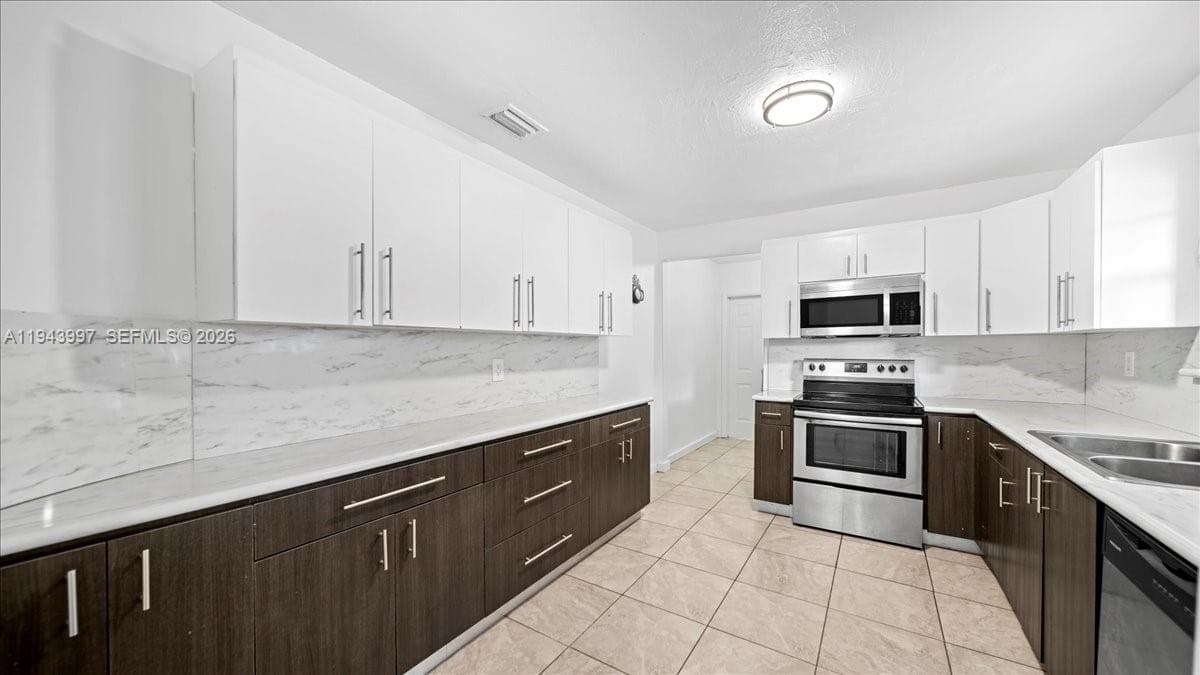 18502 NW 23rd Ct, Miami Gardens FL 33056 — 24