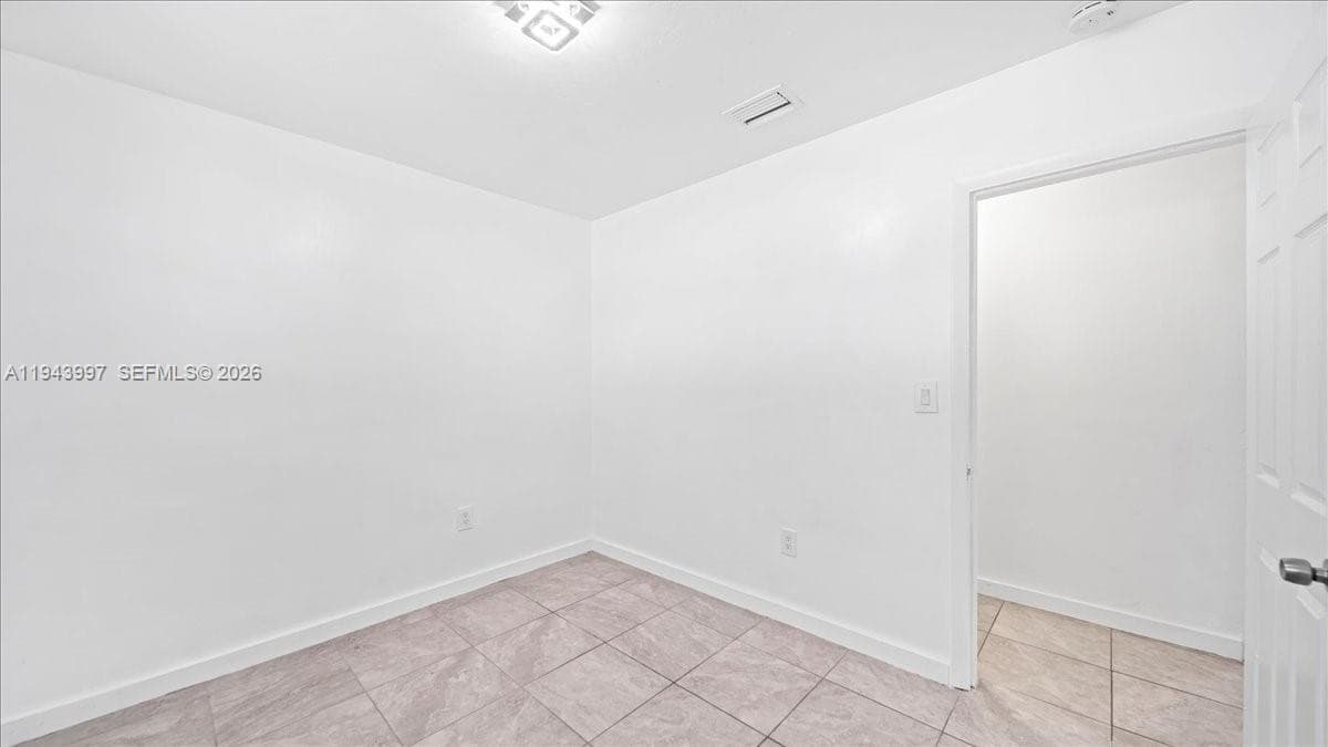 18502 NW 23rd Ct, Miami Gardens FL 33056 — 14