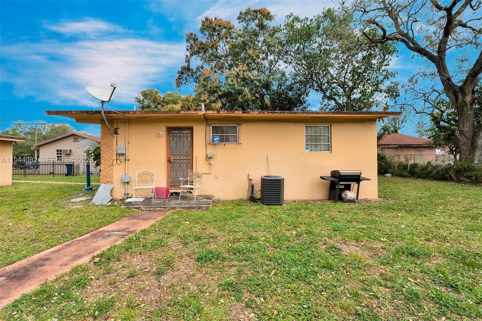 1900 NW 88th St, Miami FL 33147 — 22
