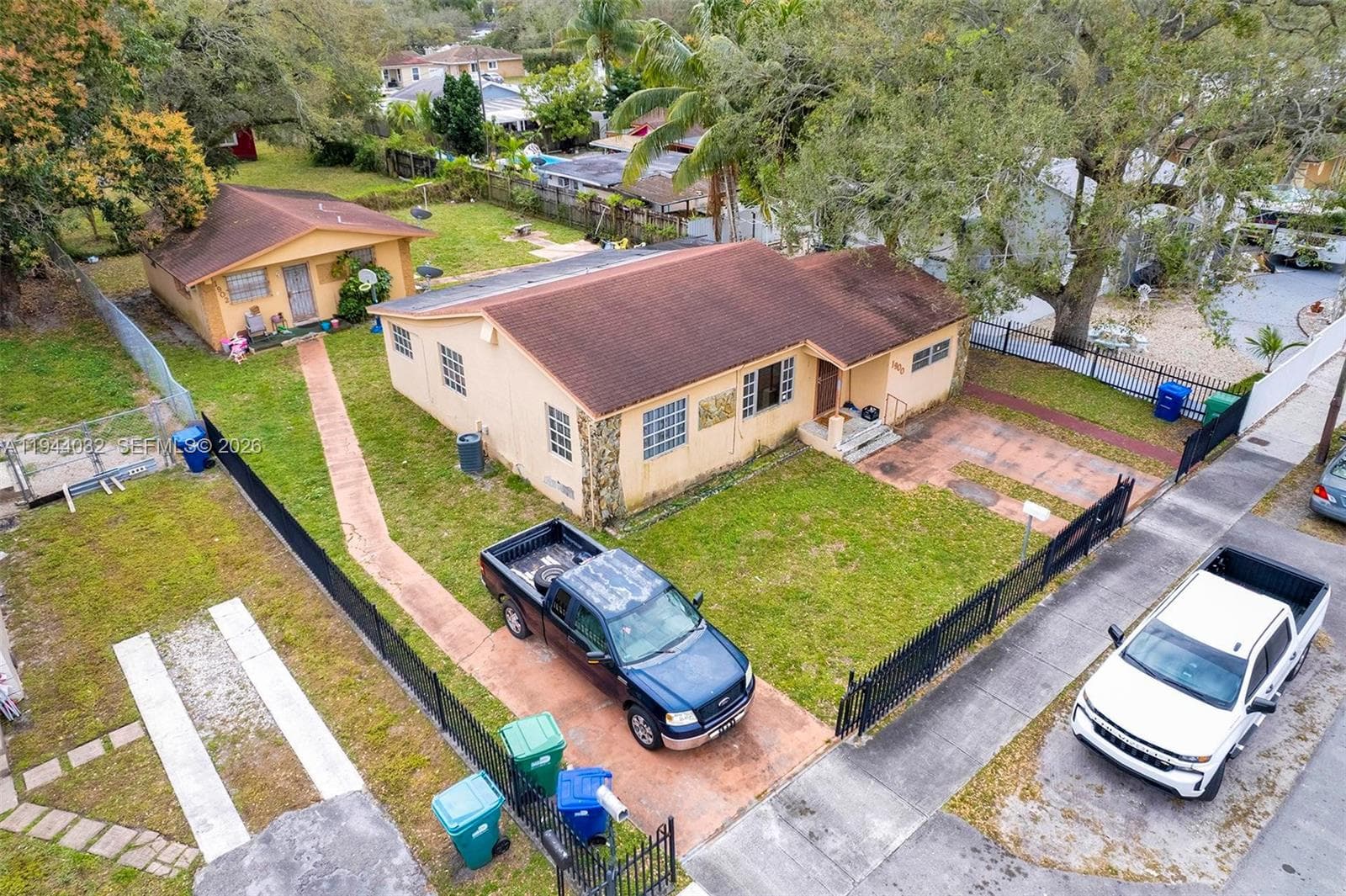 1900 NW 88th St, Miami FL 33147 — 24