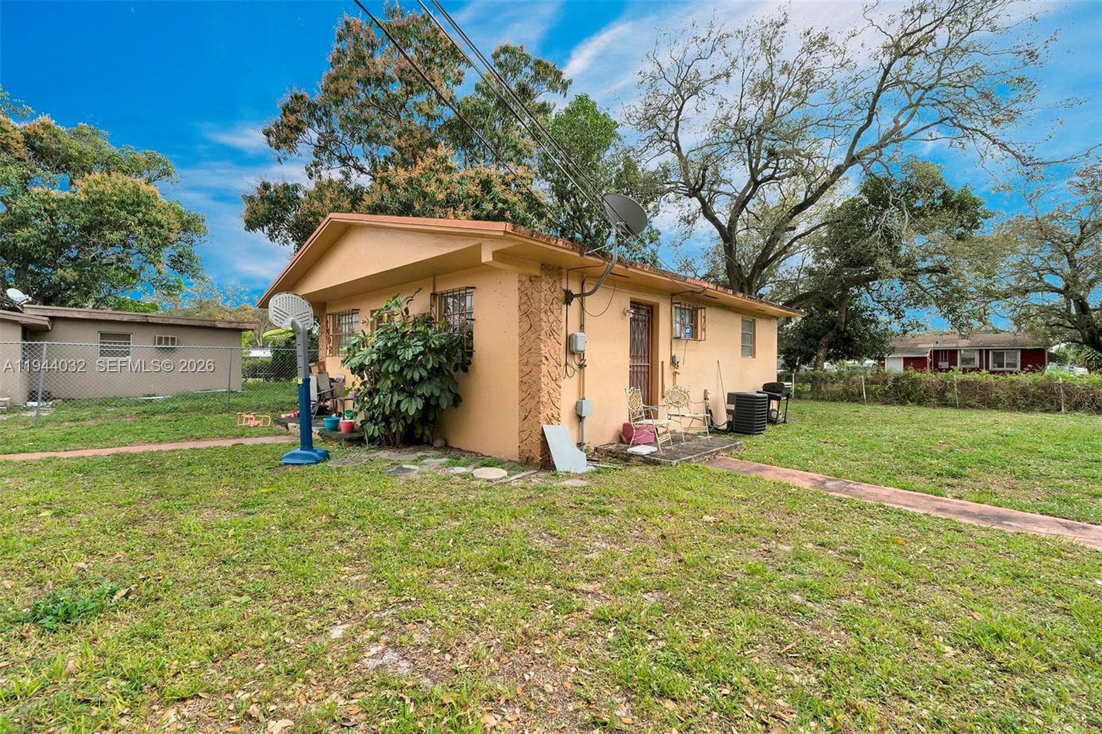 1900 NW 88th St, Miami FL 33147 — 29