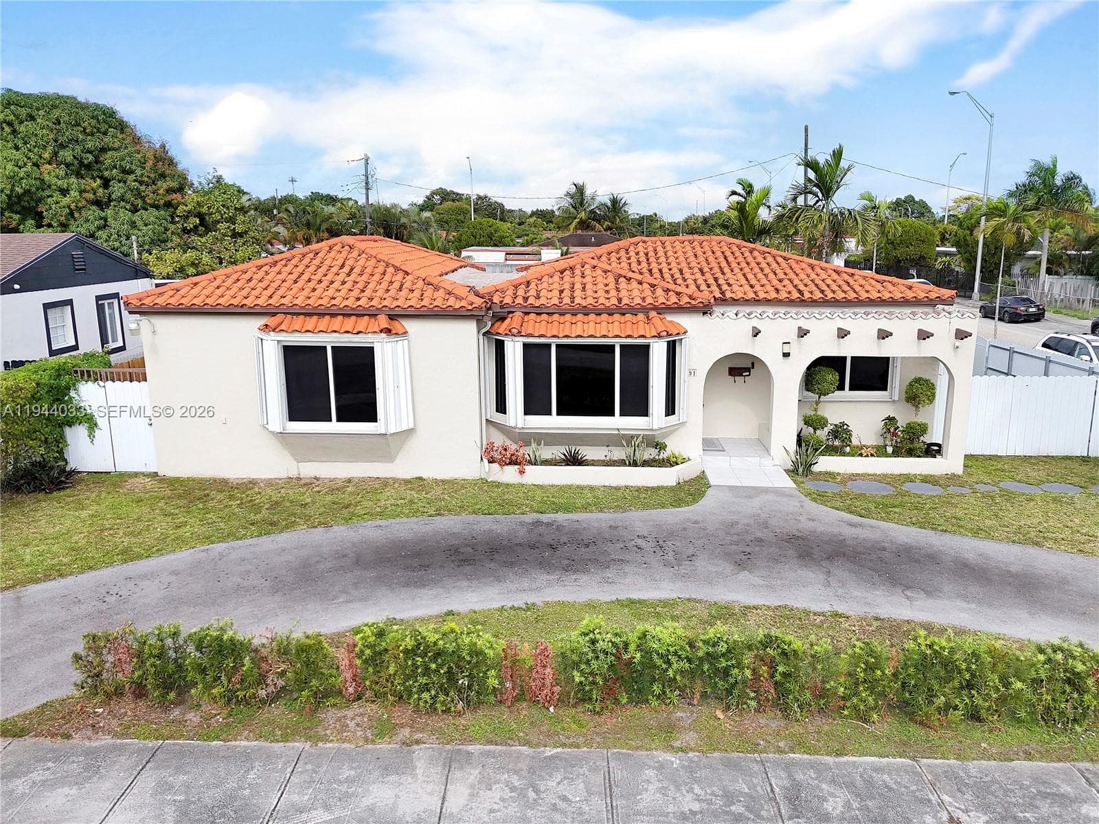 591 SE 5th St, Hialeah FL 33010 — 2