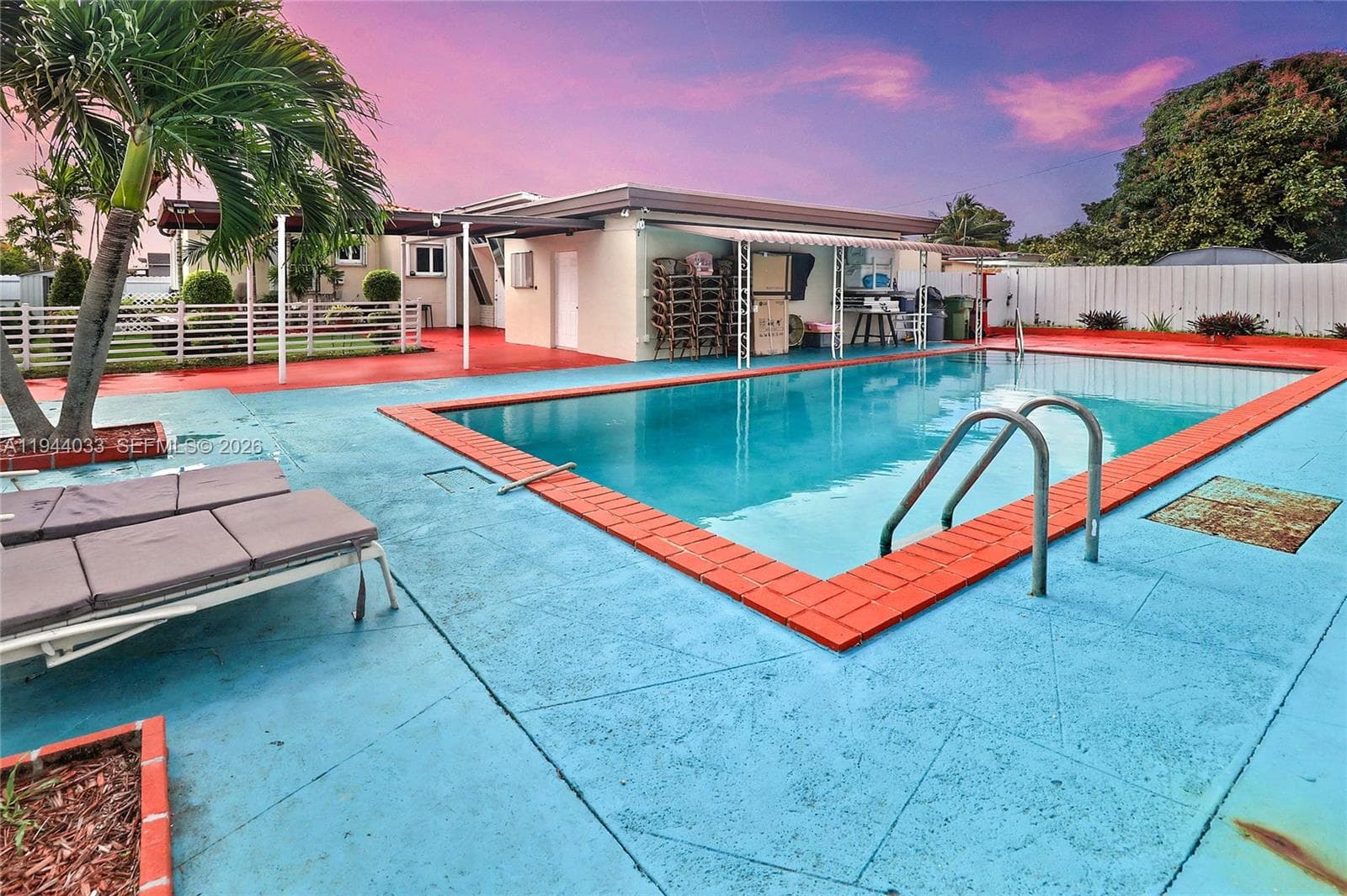 591 SE 5th St, Hialeah FL 33010 — 44
