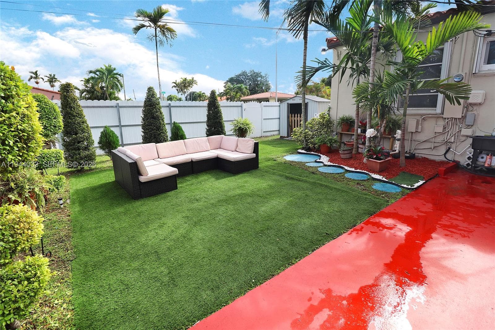 591 SE 5th St, Hialeah FL 33010 — 35