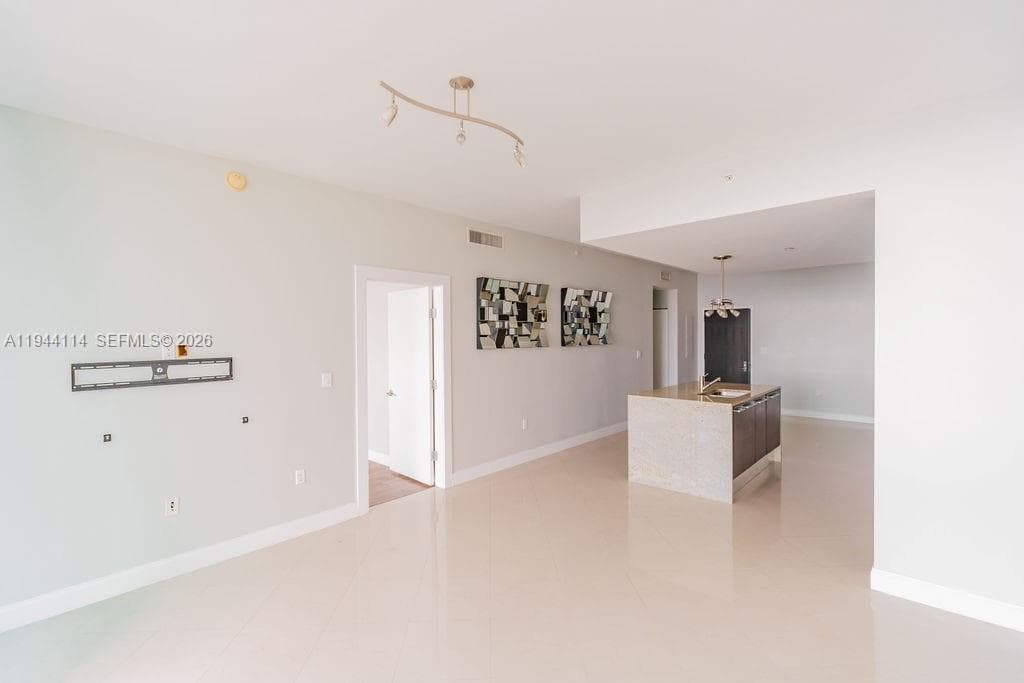 900 Biscayne Blvd # 2705, Miami FL 33132 — 2